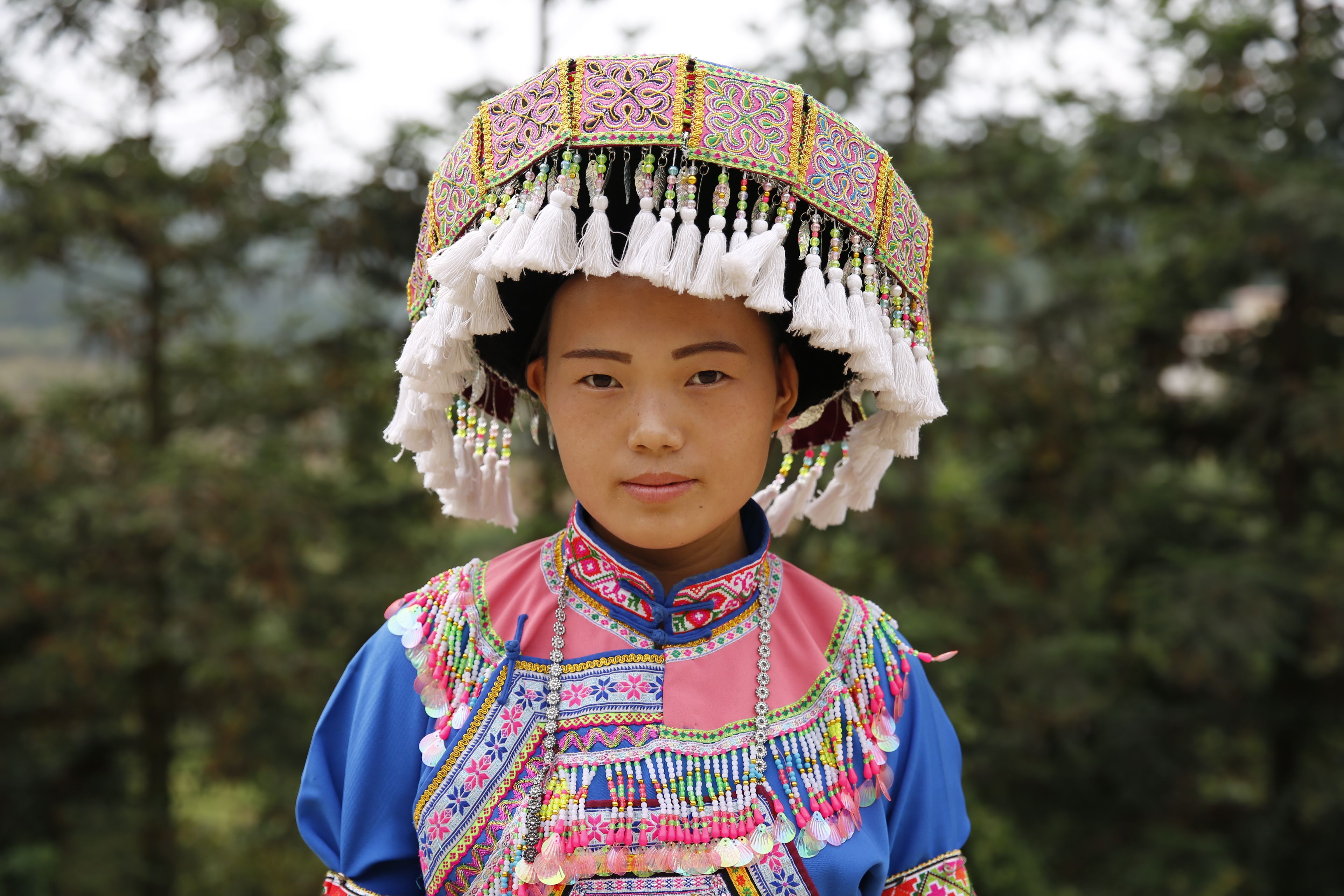 贵州贵阳苗族女子服饰花帽